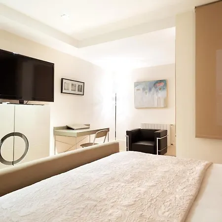 Stylish Center Apartment *
