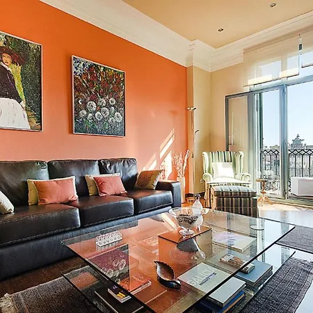 Stylish Center Apartment