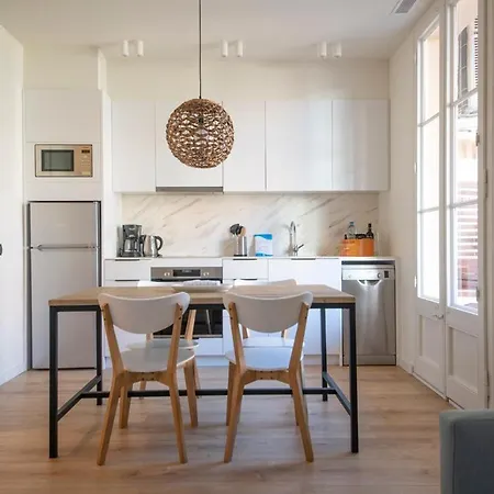 Stylish Center Apartment
