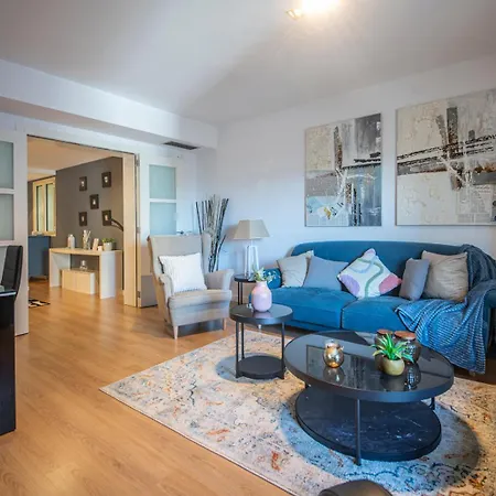 Stylish Center Apartment