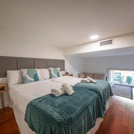 Stylish Center Apartment *