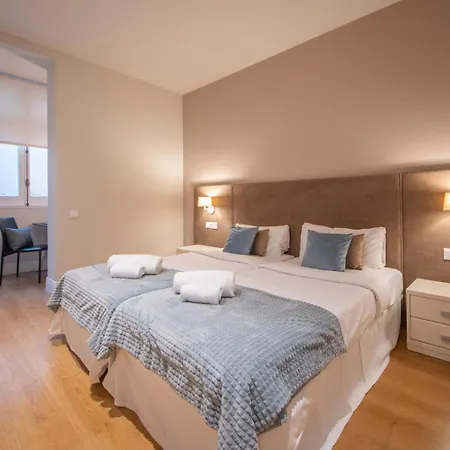 Stylish Center Apartment *